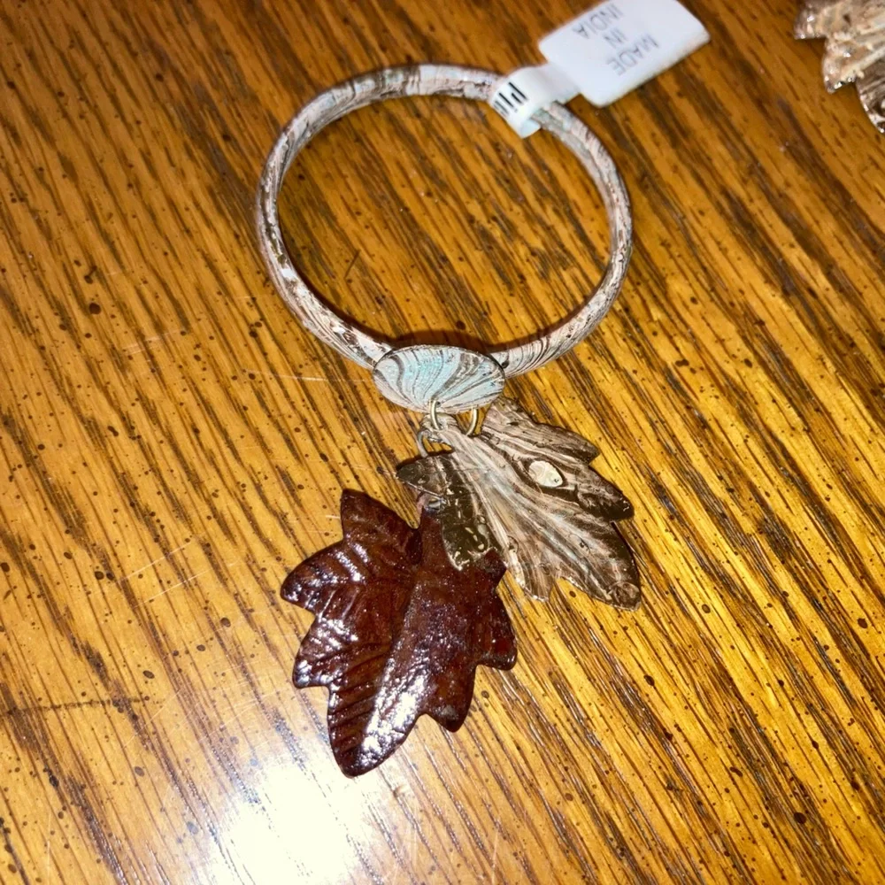 Leaf Napkin Rings - 10, Distressed Metal NWT
